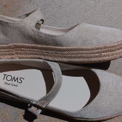 Toms Shoes
