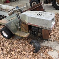 Sears Craftsman Riding Lawnmower For Parts Or Repairs