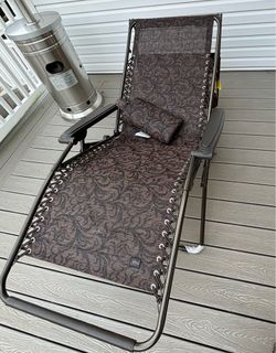 Gravity chair with sun blocker NEW