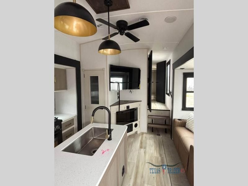 2025 Forest River Wildwood Heritage Glen 375FAM Fifth Wheel