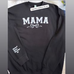 Custom made Mama sweater with kids names on the sleeves 🎀 order yours all sizes available