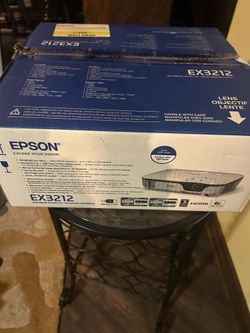 Epson EX3212 multimedia projector