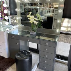 Display* Grey Vanity With Mirror And Stool Included