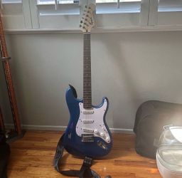 Squier Electric Guitar – Like New, Amp & Cable Included