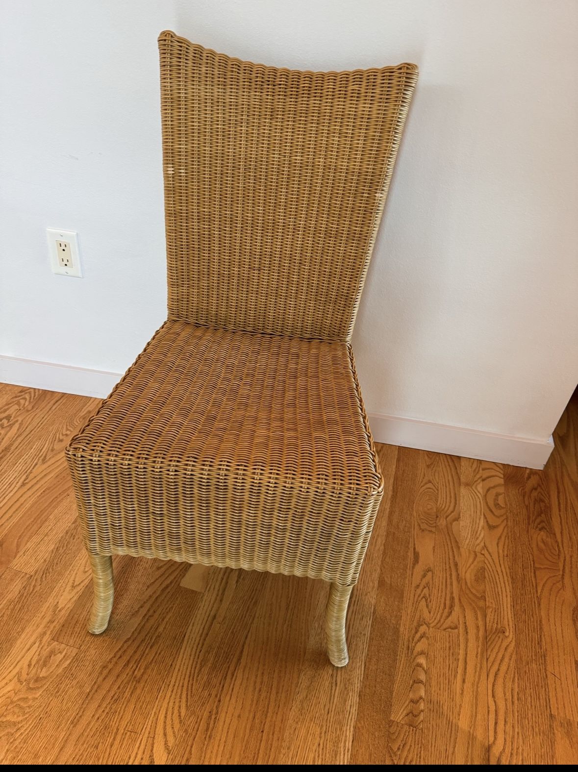 Set of 8 Wicker Dining Chairs