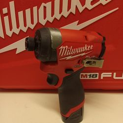 MILWAUKEE M12  FUEL BRUSHLESS IMPACT  WITH BATTERY 2.0 AH