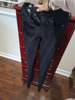 Women's black skinny jeans
