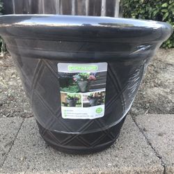 17.5  Carson Latrice Weave Planter
