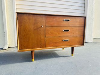 Mid century credenza by Bp John
