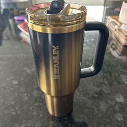 Stanley Tumbler 30oz NEW