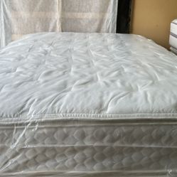Queen Size Mattress (Colchon Queen Size)