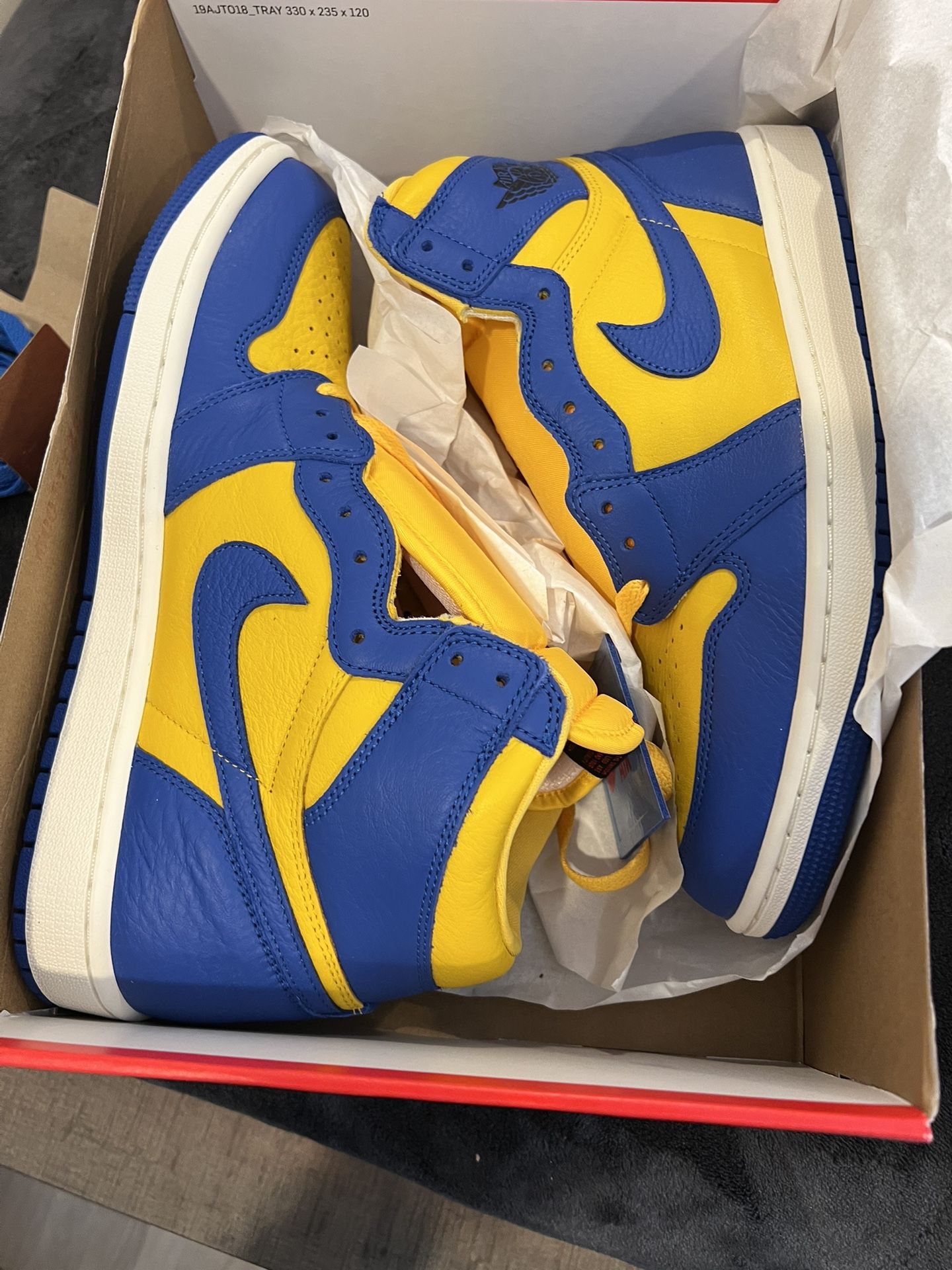 Jordan 1 Retro Reverse Lane 9.5 Men