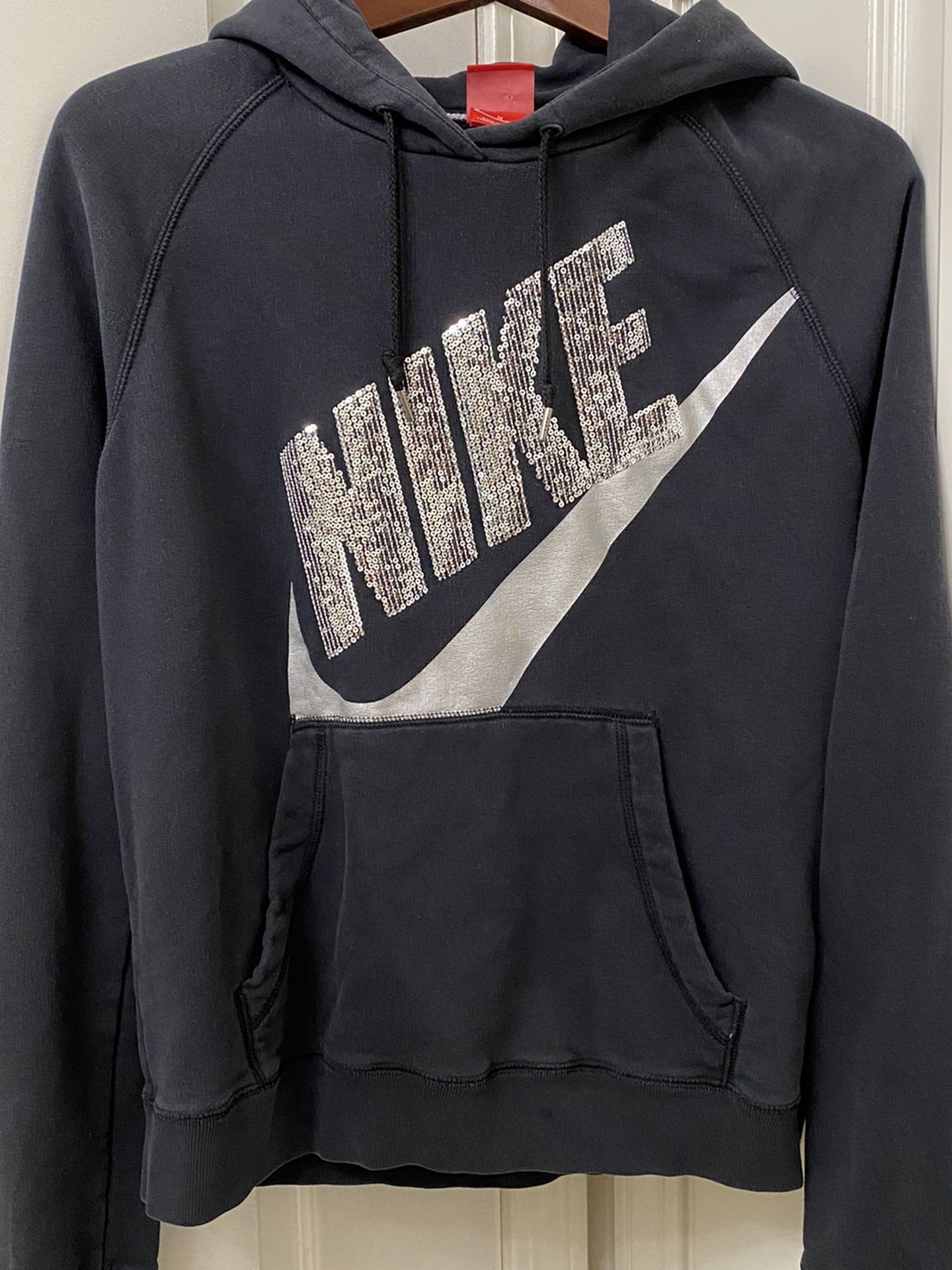 NIKE SILVER SEQUIN HOODIE FOR WOMENS SIZE MEDIUM