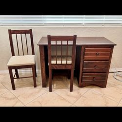 KIDS DESK with TWO CHAIRS