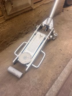 LOW PROFILE ALUMINUM CAR JACK