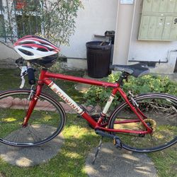 Schwinn Men's 700C Tourist 28" Road Bike - Red With Helmet 
