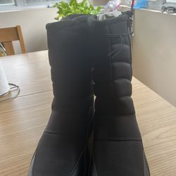 My soft Men’s Snow / Hiking Boots Sz 12