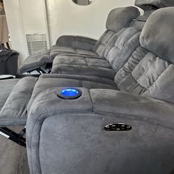 Power  reclining loveseat/sofa with console (cupholder + USB/controls)