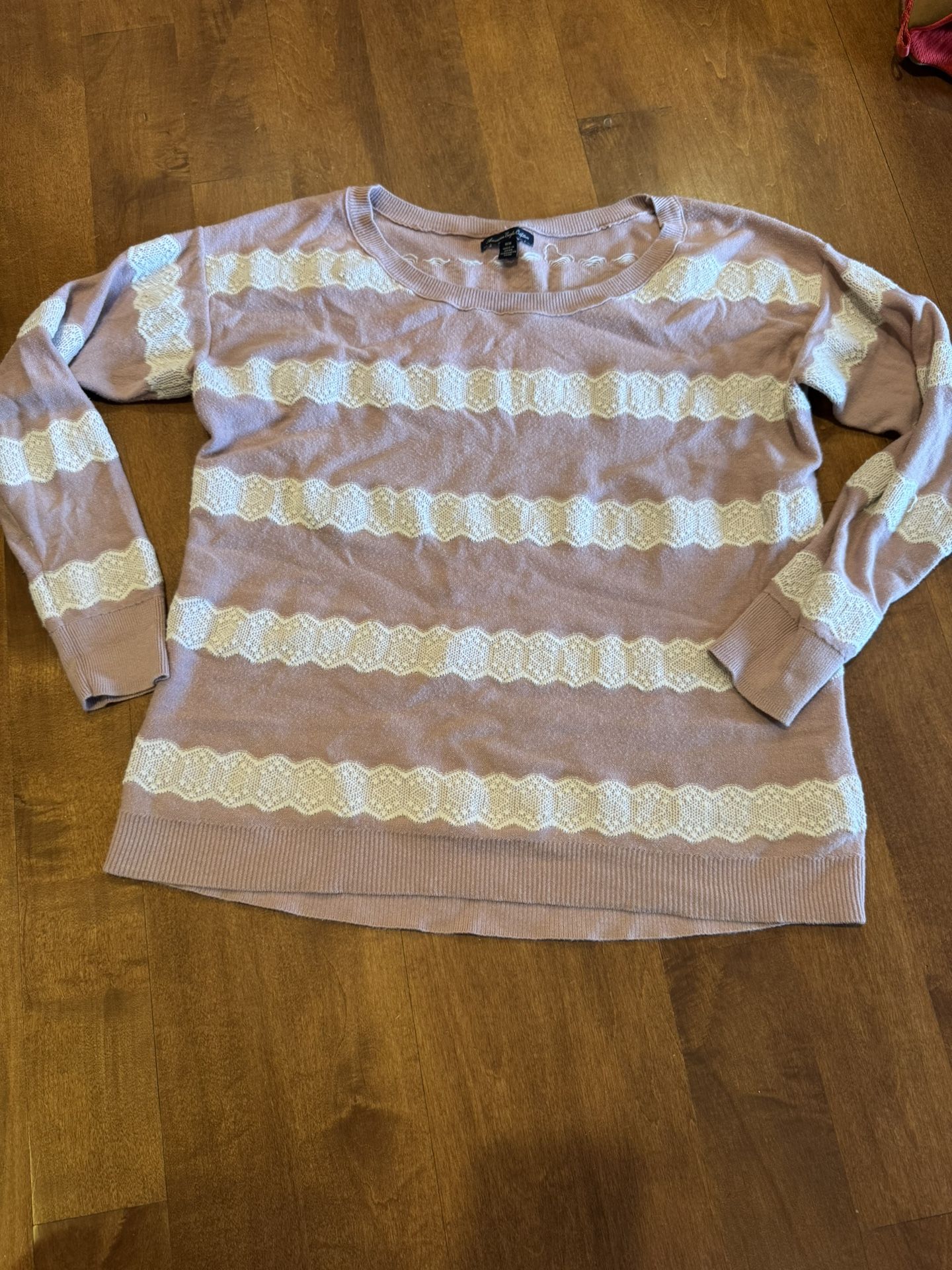 Women’s American Eagle light knit sweater shipping available