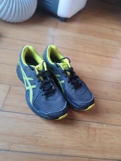 Asics Womens Jolt 2 Black Yellow size 6
