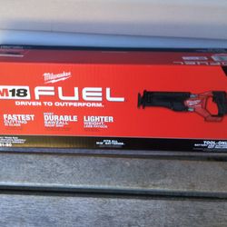 Milwaukee M18 FUEL 18V Sawzall  Reciprocating Saw.  Brand NEW . Tool Only.   NUEVO.