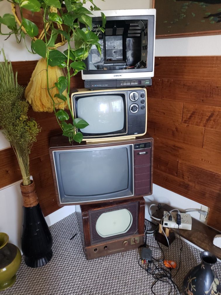 Vintage / retro TVs/ televisions