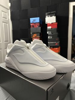 White Shai 001 Size 10.5