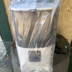 Automatic Pet Feeder