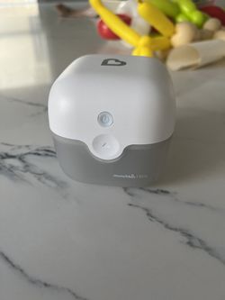 Mini portable UV sanitizer pacifier