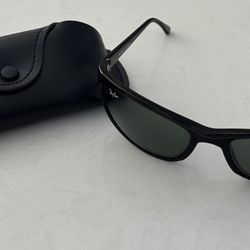 Vintage Bausch & Lomb (B&L) Black PS2 Ray Ban 