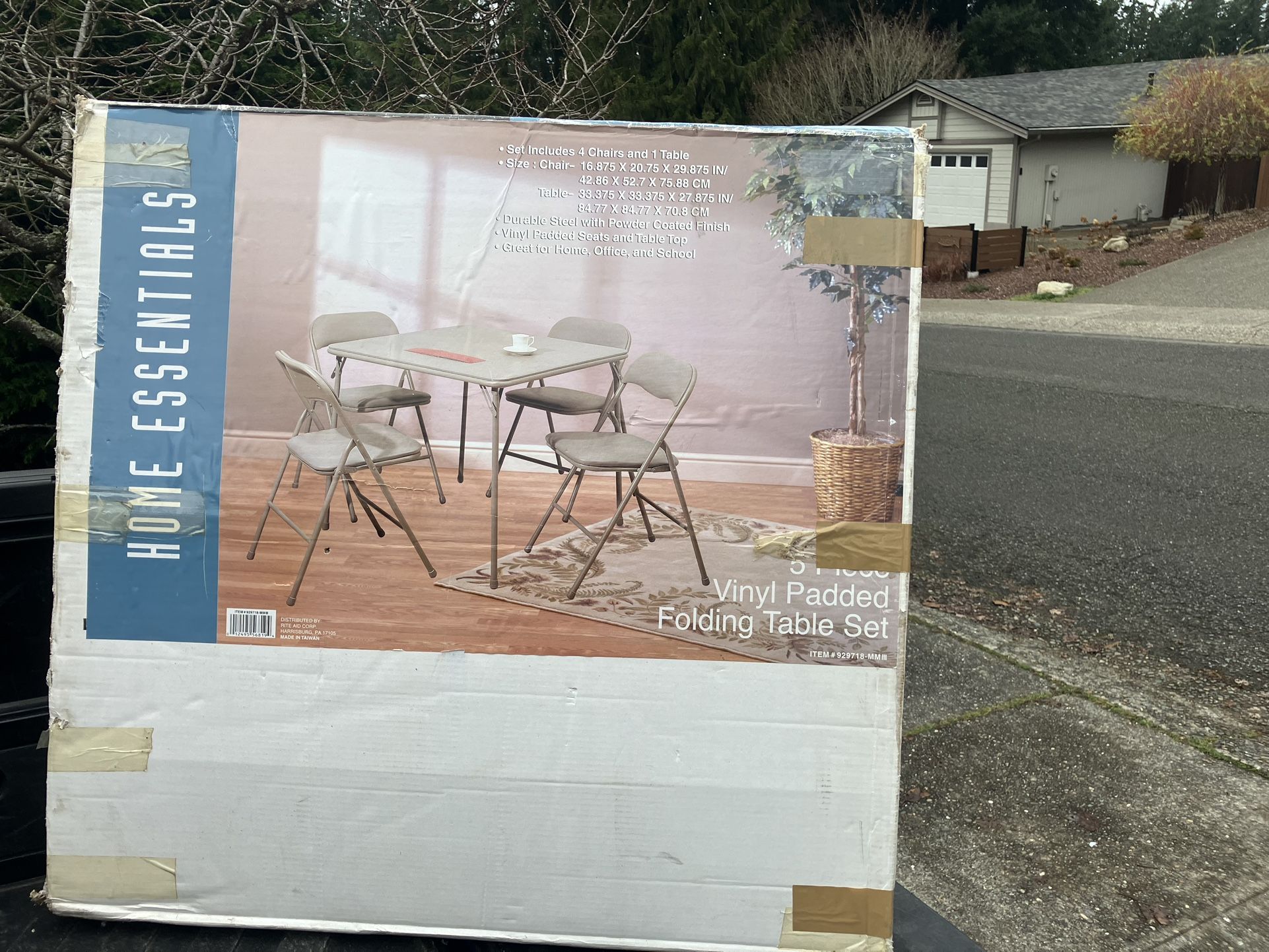 Folding Card Table Indoor Outdoor with 4 Folding Chairs Craft Table Brand New Never Used  