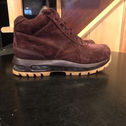 Nike Boots Size 9