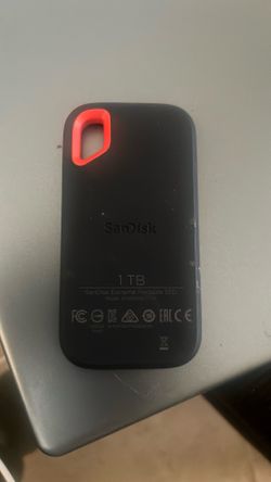 SanDisk 1TB Extreme Portable SSD (Model SDSSDE60-1T00)