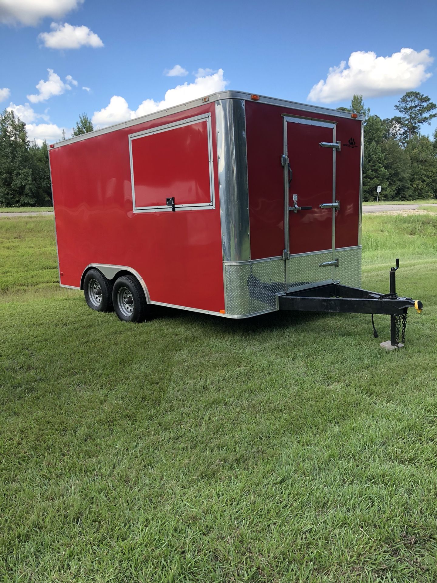 2013 Husky cargo concession trailer