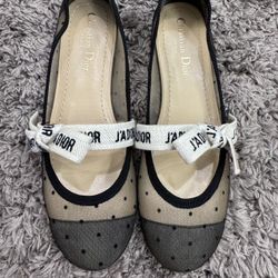 CD Graphic Print Bow Accents Flat