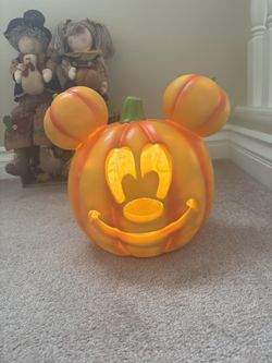 10” Mickey Mouse Pumpkin (lights Up)