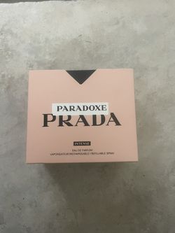 Prada Paradoxe