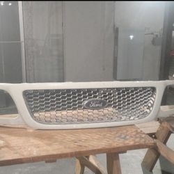 Ford 99-04 Ford F-150 Front Grille FO1200404