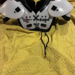 Riddell Warrior ll W-100 Football Shoulder Pads Chest 30-32 (EUC)