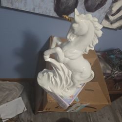 Unicorn Statue