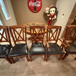 Kitchen Table and 6 Chairs