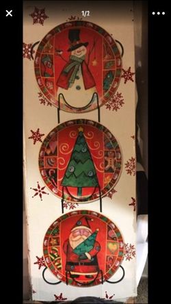 Christmas display wall plates