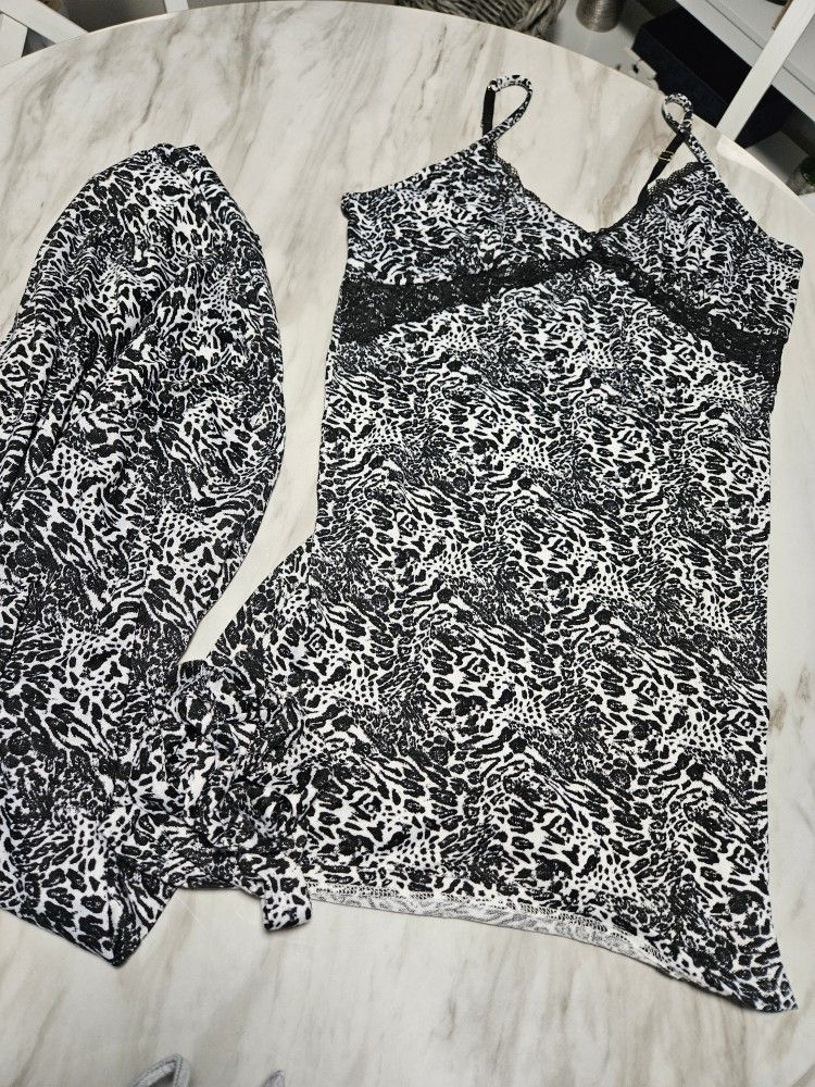 Womans Night Gown And Robe Size Xl