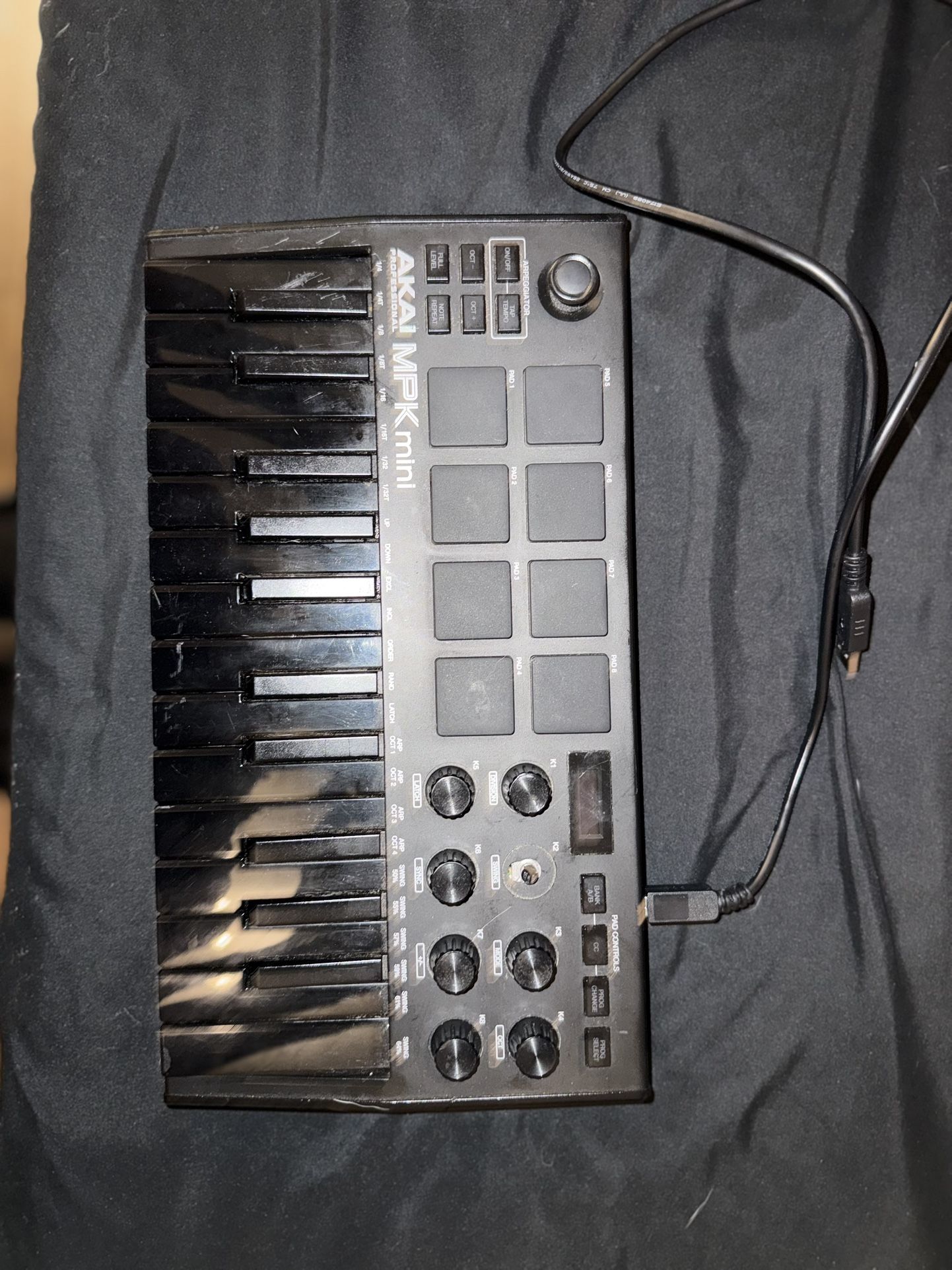 Akai MPK Mini mk1