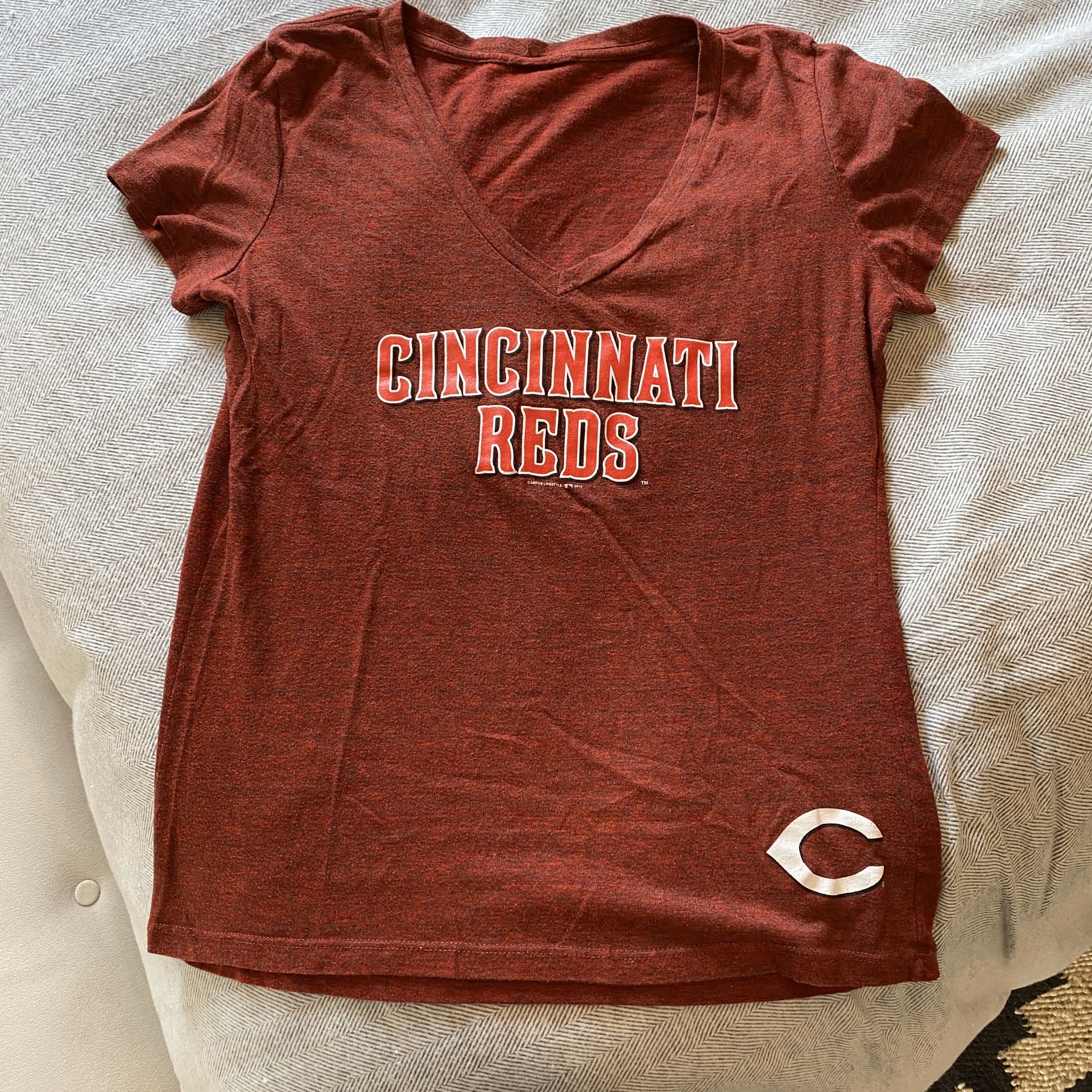 Cincinnati Reds women’s M baseball tee