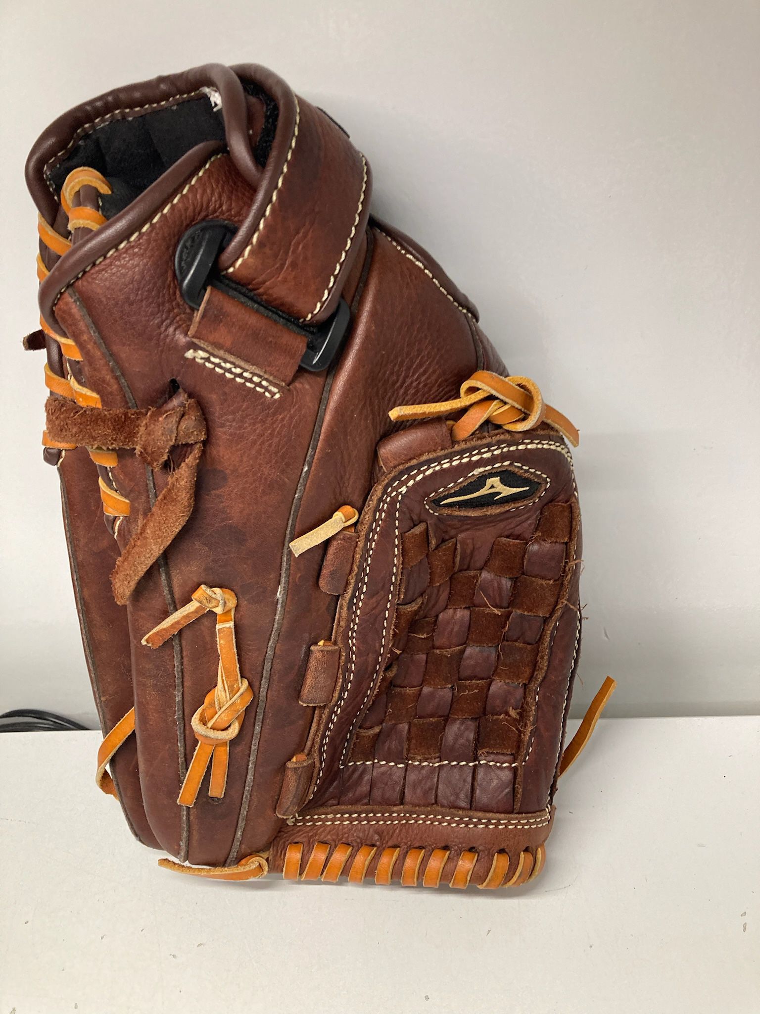 MIZUNO GMVP-1400S2 14” Softball Glove Right Hand Throw 