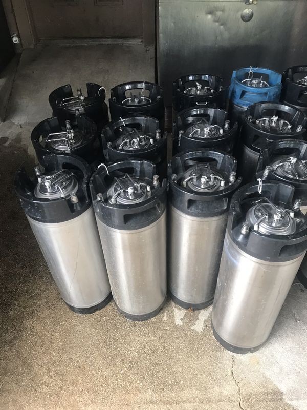 5 gallon homebrew kegs, some almost brand new some much older for Sale