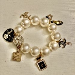 Large Faux Pearls Stretch Bling Charm Fashion Bracelet 