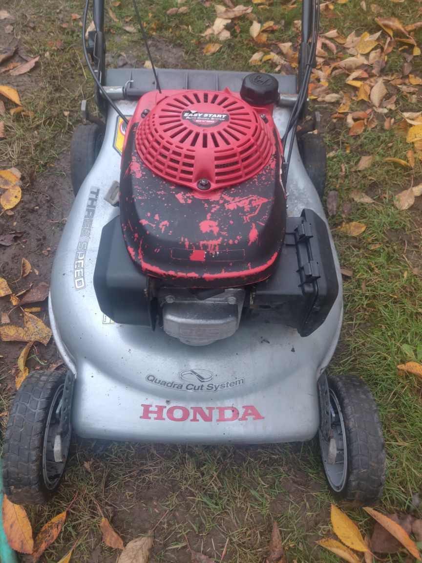 Honda quadra cut 3 speed self-propelled lawn mower no bag