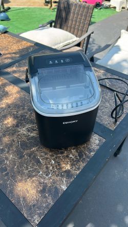 Countertop icemaker
